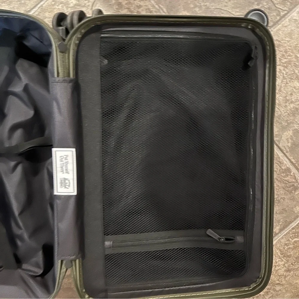 Herschel heritage hardshell, large carry-on suitcase